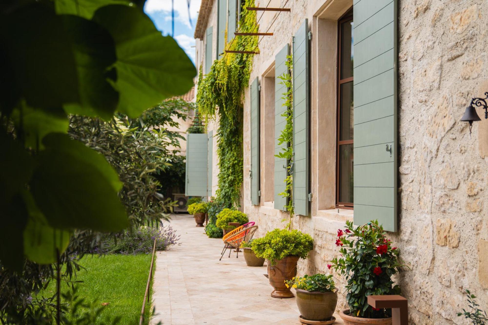 Bed and Breakfast Le Jardin Des Cordeliers Тараскон Экстерьер фото